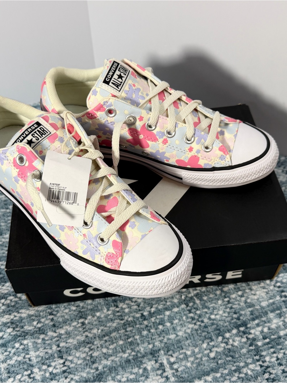 Converse Kids' 6 Chuck Taylor All Star Low Top Sneakers - Pink Multi Floral